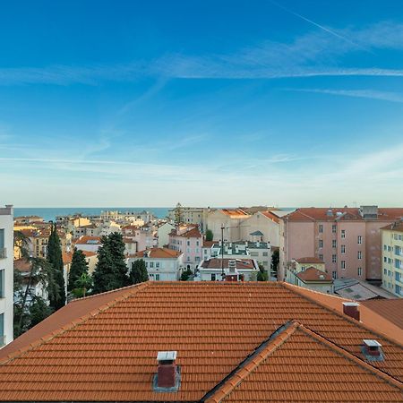 La Fabrique A Poupees - Chambres Et Appartements De Charme Au Coeur De Ментона Екстериор снимка