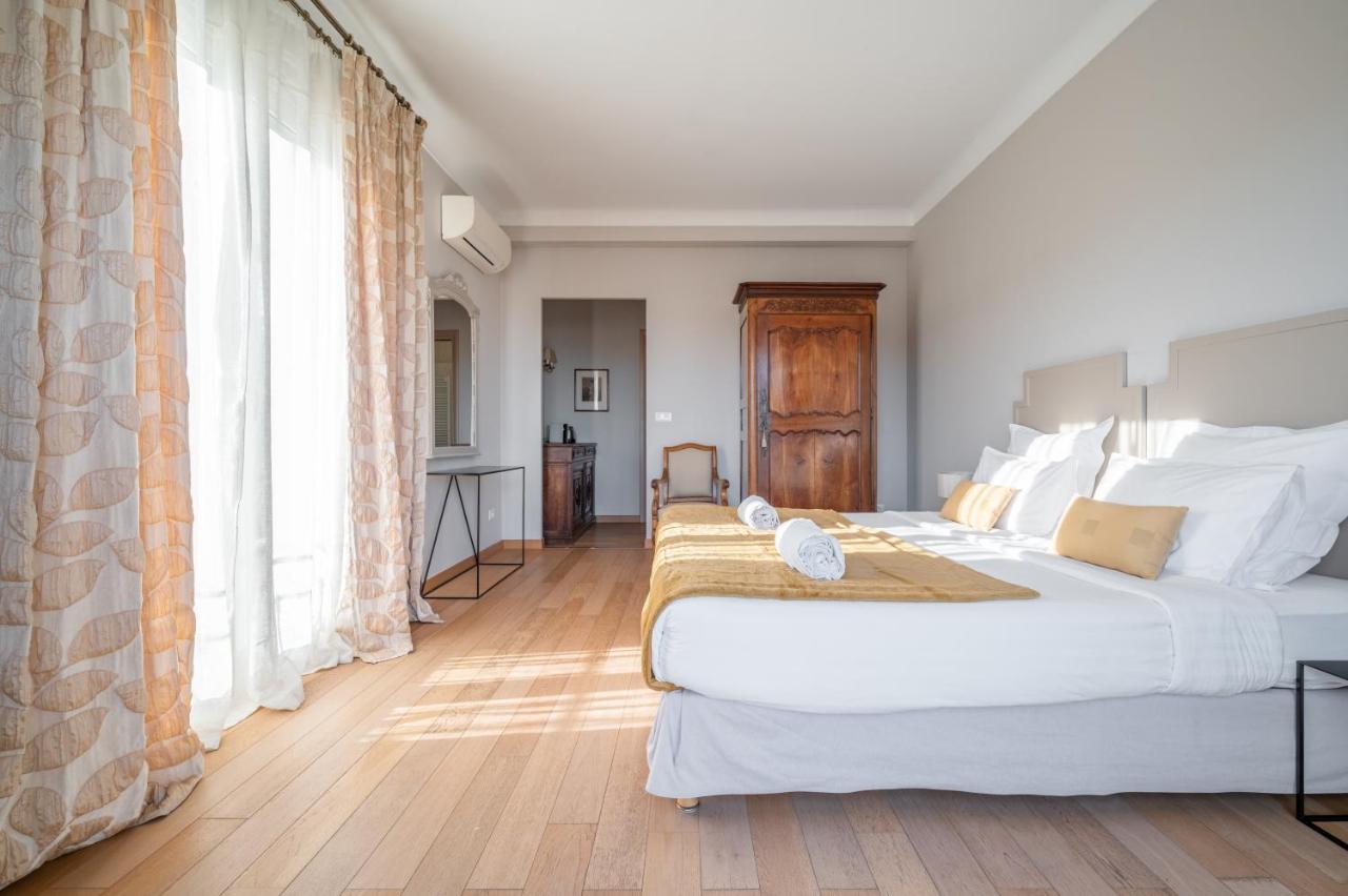 La Fabrique A Poupees - Chambres Et Appartements De Charme Au Coeur De Ментона Екстериор снимка
