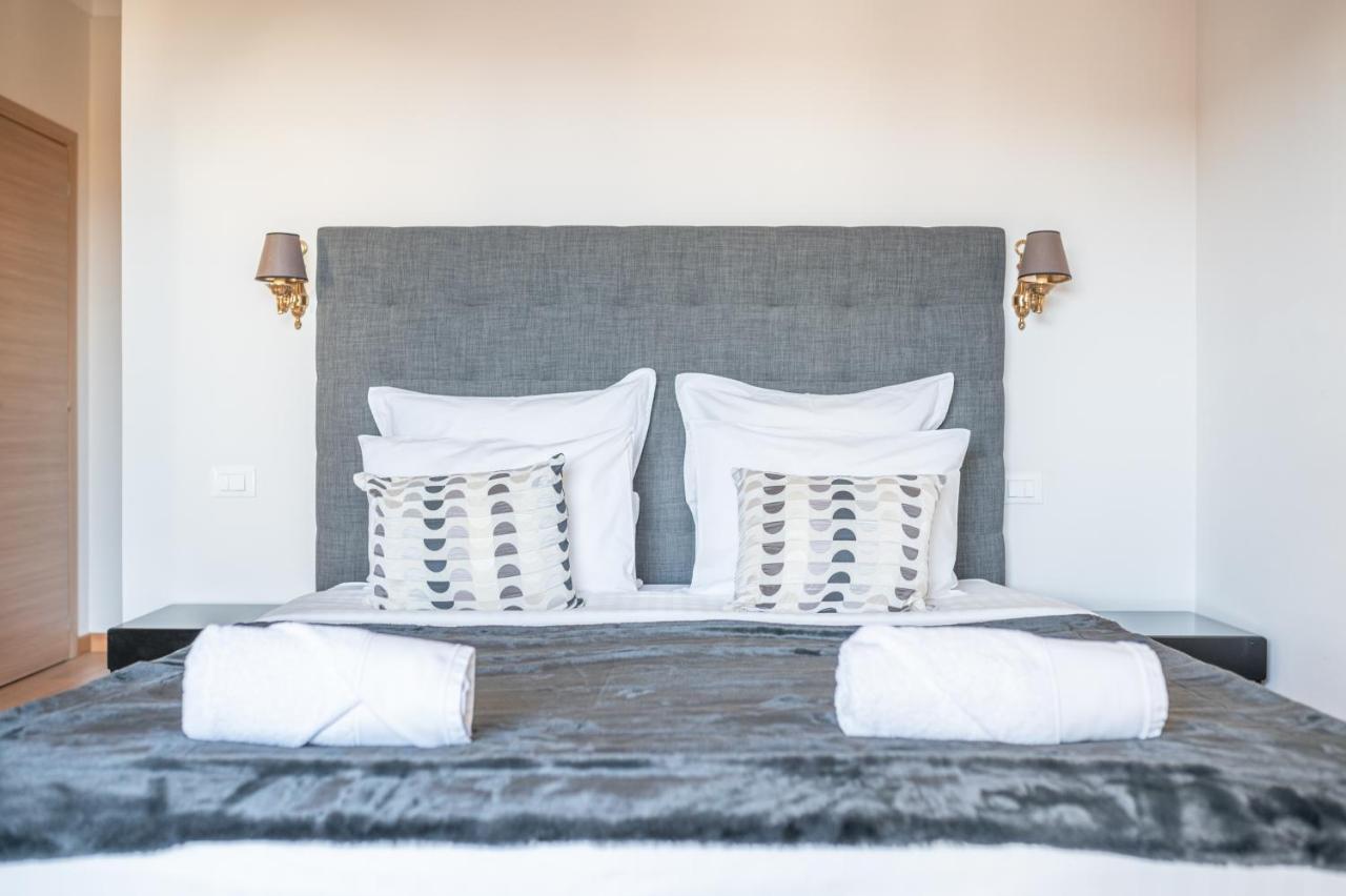 La Fabrique A Poupees - Chambres Et Appartements De Charme Au Coeur De Ментона Екстериор снимка