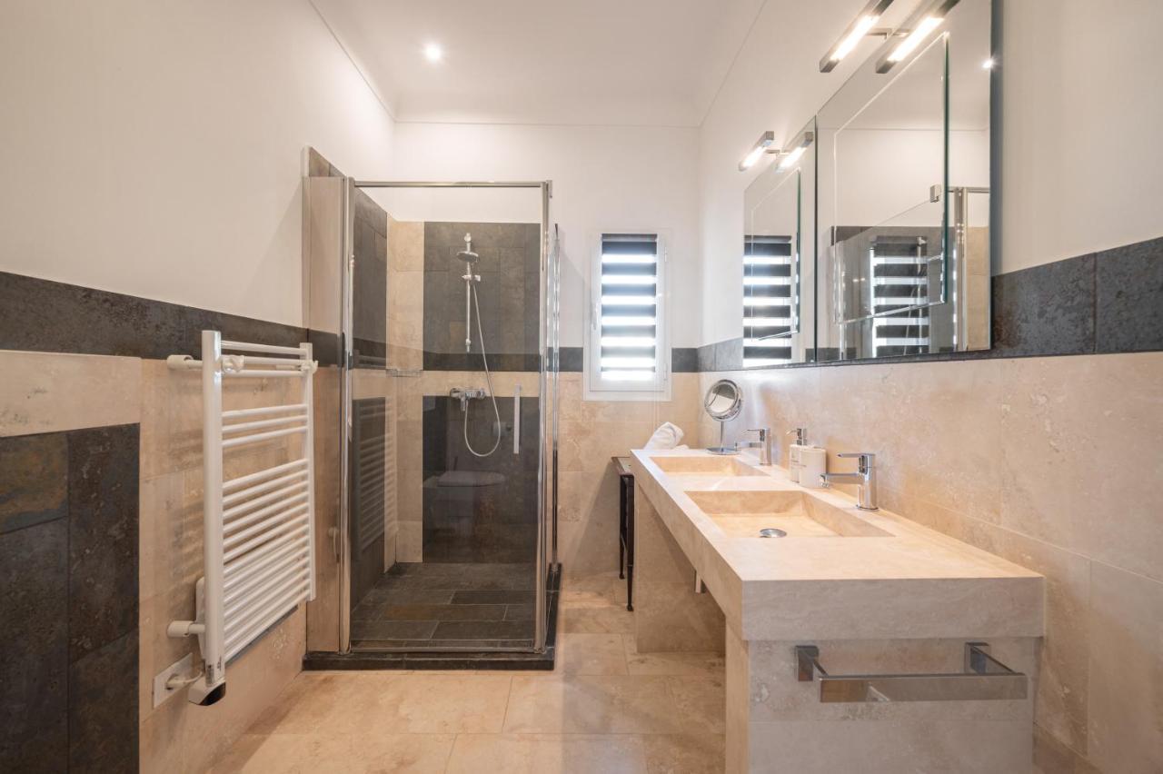 La Fabrique A Poupees - Chambres Et Appartements De Charme Au Coeur De Ментона Екстериор снимка