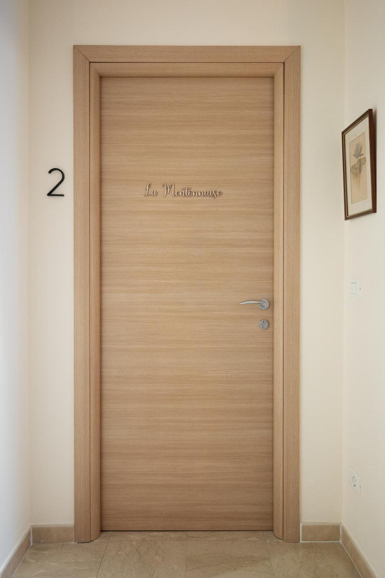 La Fabrique A Poupees - Chambres Et Appartements De Charme Au Coeur De Ментона Екстериор снимка